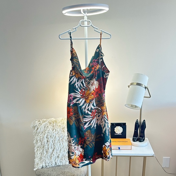 SHEIN • DRESS - Picture 2 of 2